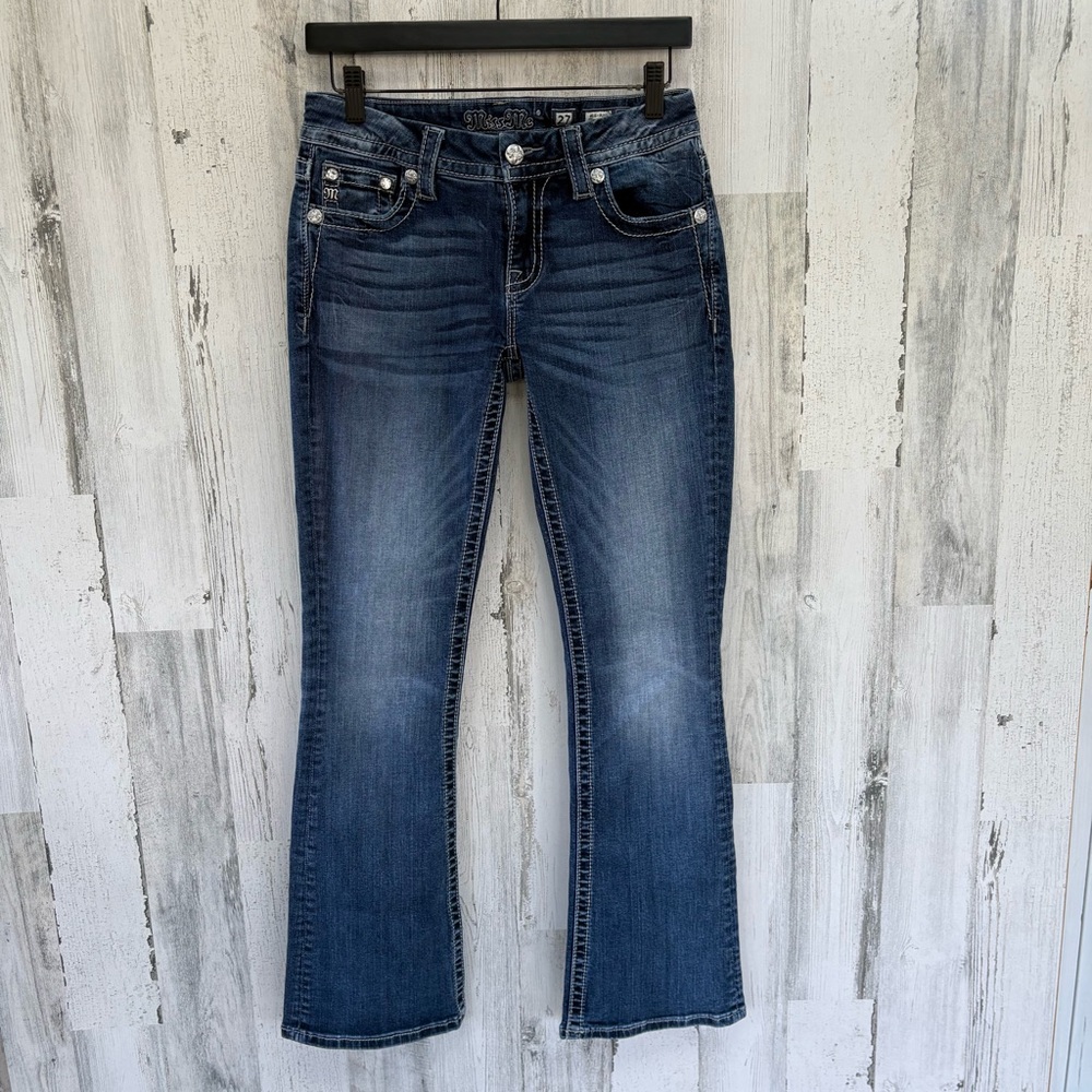 Miss Me Women’s Size 27X31X8” Rise Boot Cut Mid-Rise Blue Denim Jeans